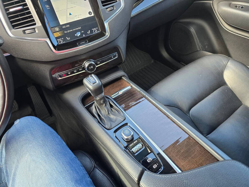 2019 Volvo XC90 T6 Momentum