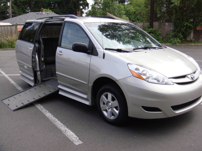 2008 Toyota Sienna LE 7-Passenger
