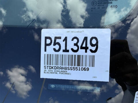 2025 Toyota Highlander LE