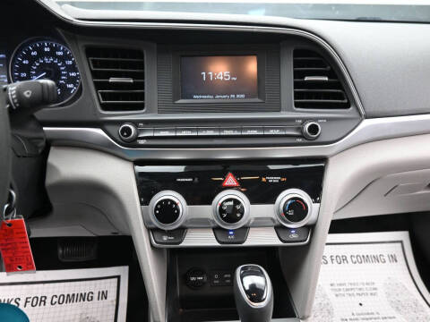 2019 Hyundai Elantra SE