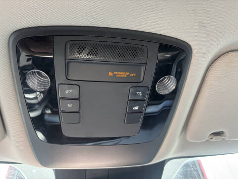 2023 Kia Carnival LX