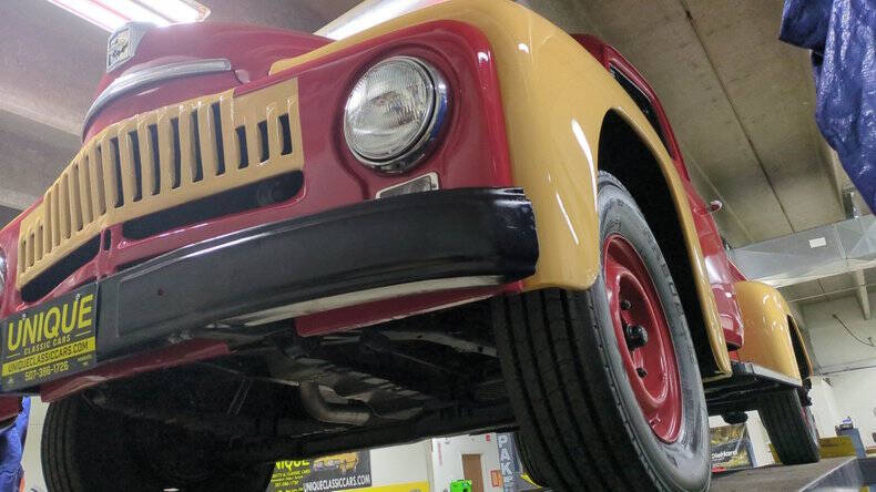 1953 International L-120 Series