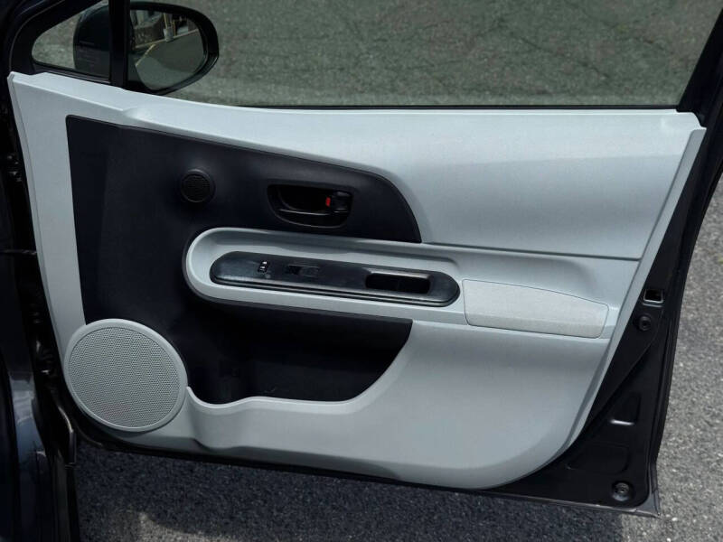 2012 Toyota Prius c