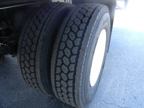 2017 Freightliner M2 106