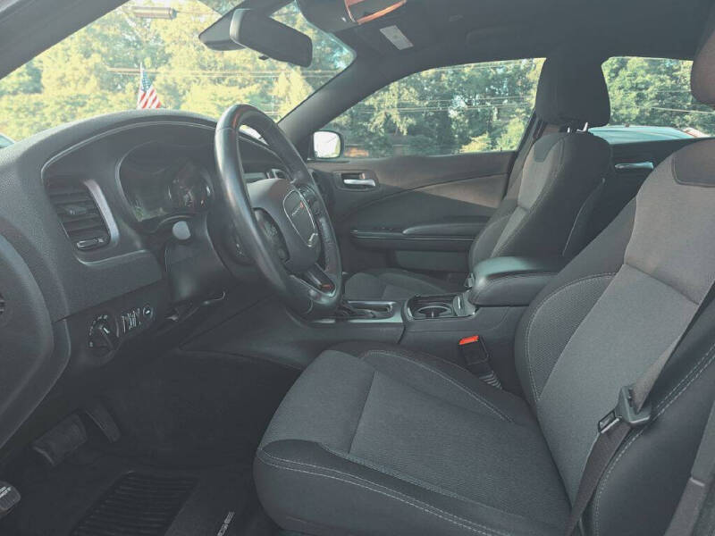 2017 Dodge Charger SE