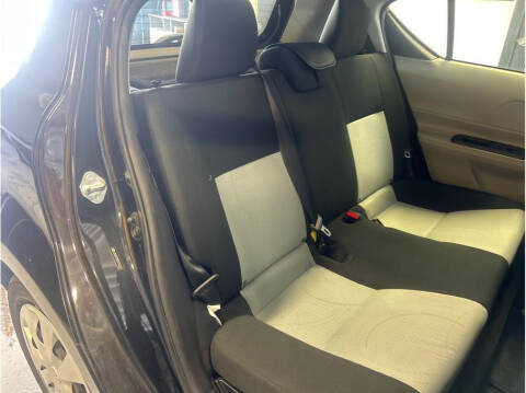 2013 Toyota Prius c Three