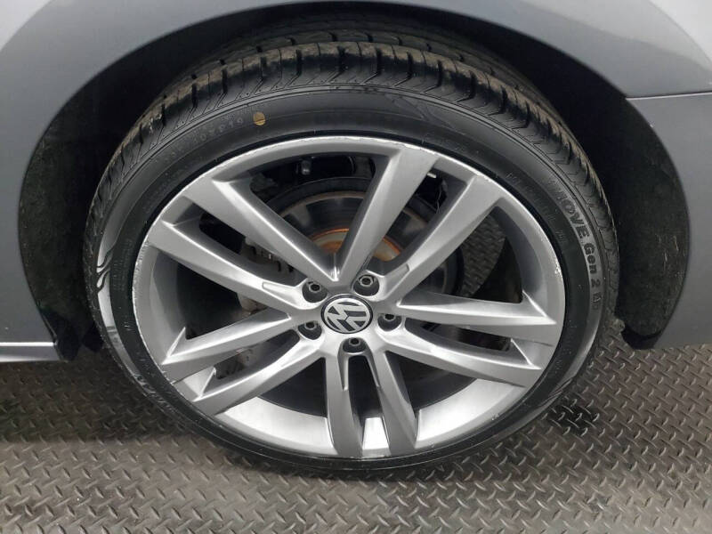 2018 Volkswagen Passat 2.0T R-Line