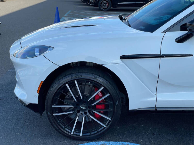 2023 Aston Martin DBX