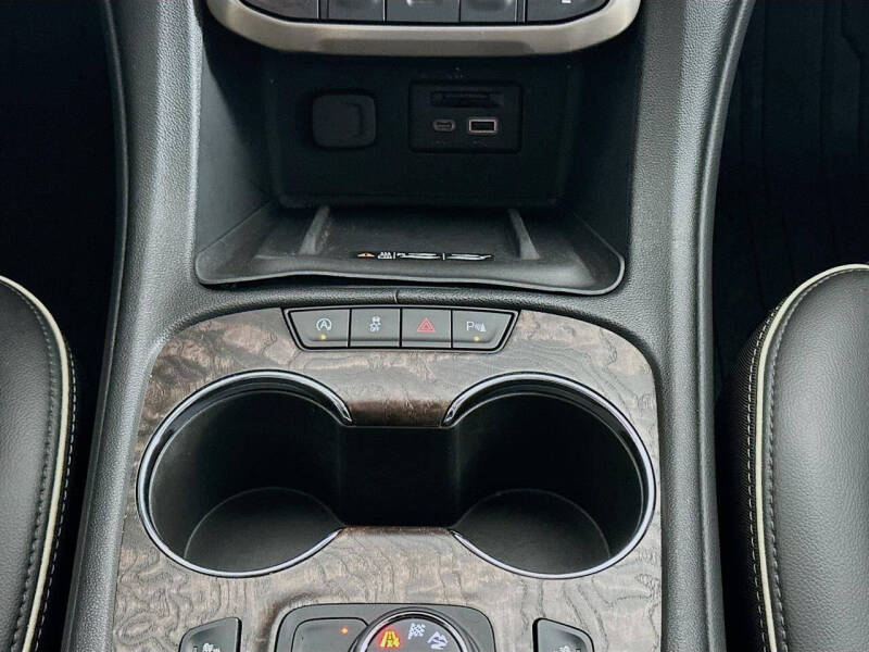 2021 GMC Acadia Denali