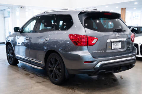 2017 Nissan Pathfinder Platinum