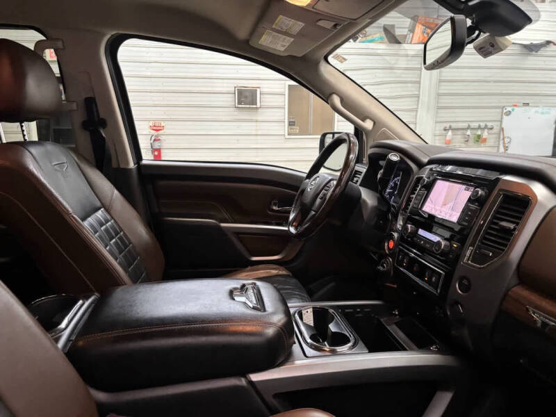 2019 Nissan Titan Platinum Reserve