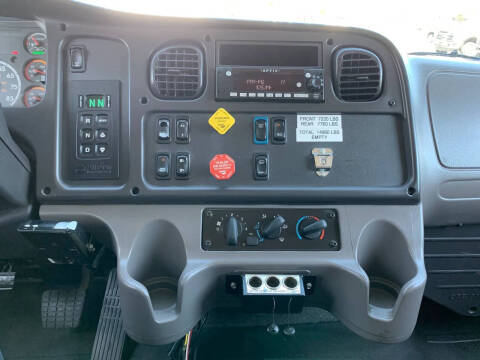 2016 Freightliner M2 106