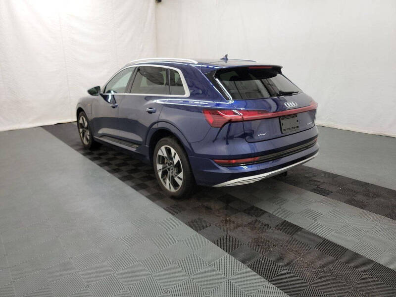2021 Audi e-tron quattro Premium
