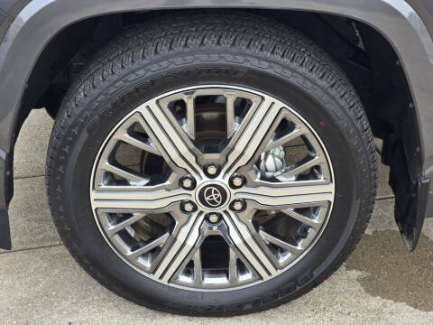2024 Toyota Sequoia Capstone