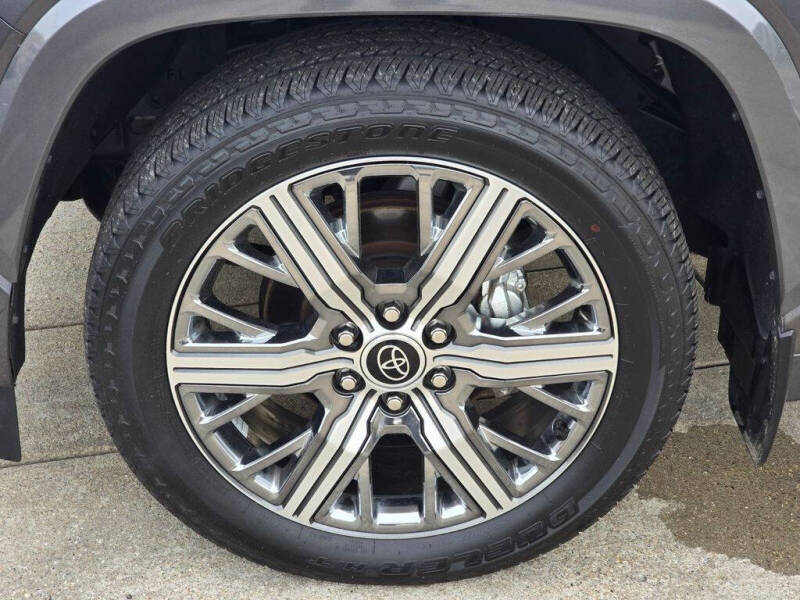 2024 Toyota Sequoia Capstone