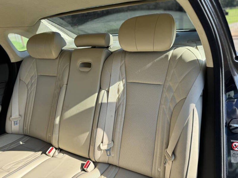 2019 Kia K900 Luxury