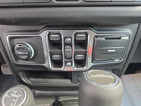 2026 Jeep Gladiator Sahara