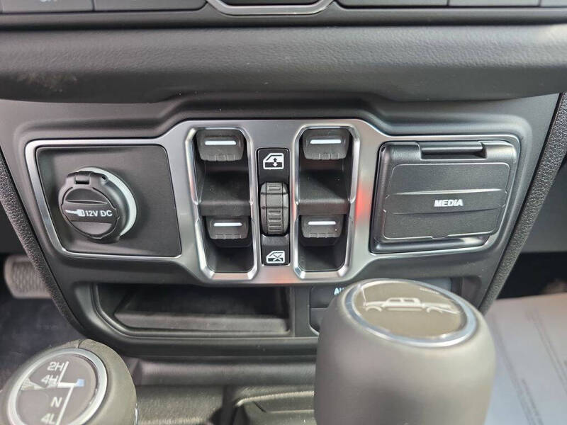 2026 Jeep Gladiator Sahara