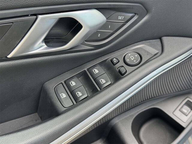 2025 BMW 3 Series 330i xDrive