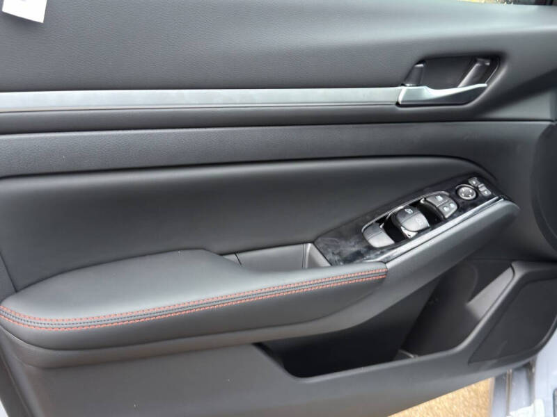 2025 Nissan Altima 2.5 SR