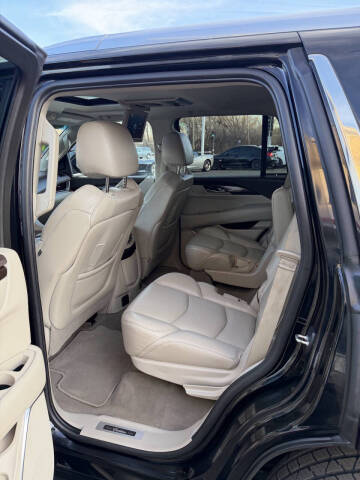 2017 Cadillac Escalade Luxury
