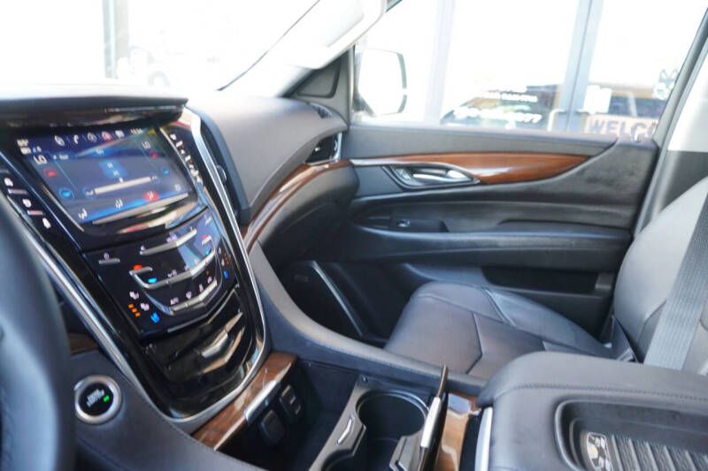 2020 Cadillac Escalade ESV Luxury