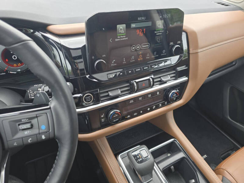 2023 Nissan Pathfinder Platinum