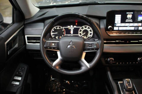 2022 Mitsubishi Outlander SE