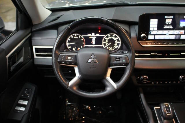 2022 Mitsubishi Outlander SE