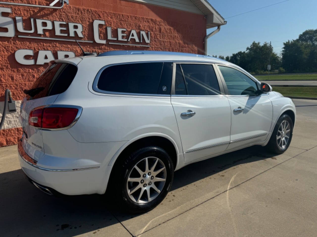 2017 Buick Enclave for sale at Illinois Auto Wholesalers in Tolono, IL