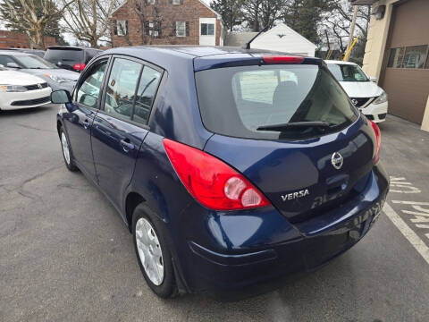 2012 Nissan Versa 1.8 SL