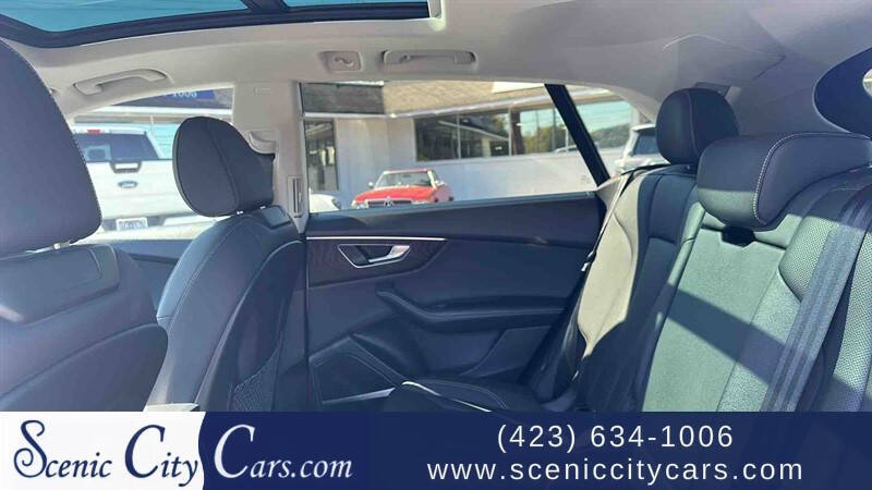 2022 Audi Q8 quattro Premium Plus 55 TFSI