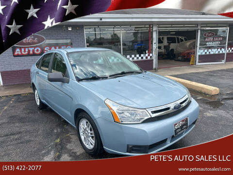 2009 Ford Focus for sale at PETE'S AUTO SALES LLC - Middletown in Middletown OH