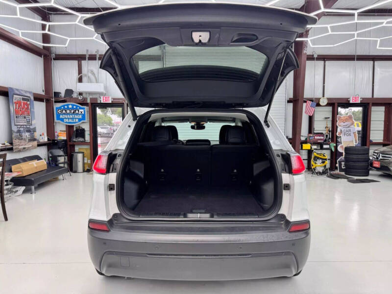 2023 Jeep Cherokee Altitude Lux