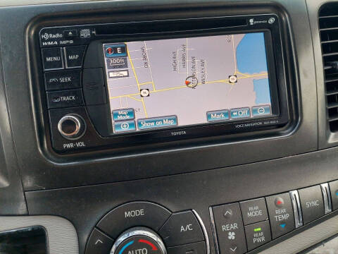 2014 Toyota Sienna LE 8-Passenger