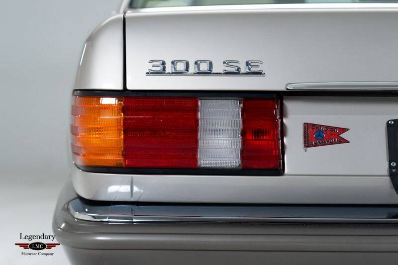 1991 Mercedes-Benz 300-Class