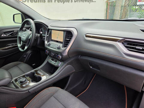 2023 GMC Acadia AT4