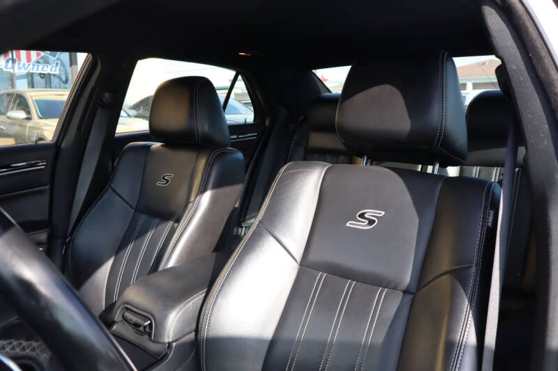 2021 Chrysler 300 S V6