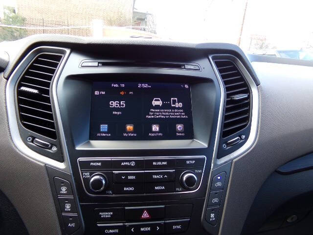 2017 Hyundai Santa Fe SE