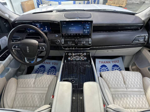 2024 Lincoln Navigator Black Label