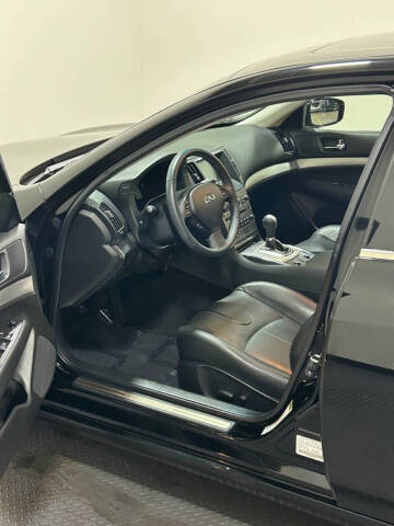 2011 Infiniti G25 Sedan x