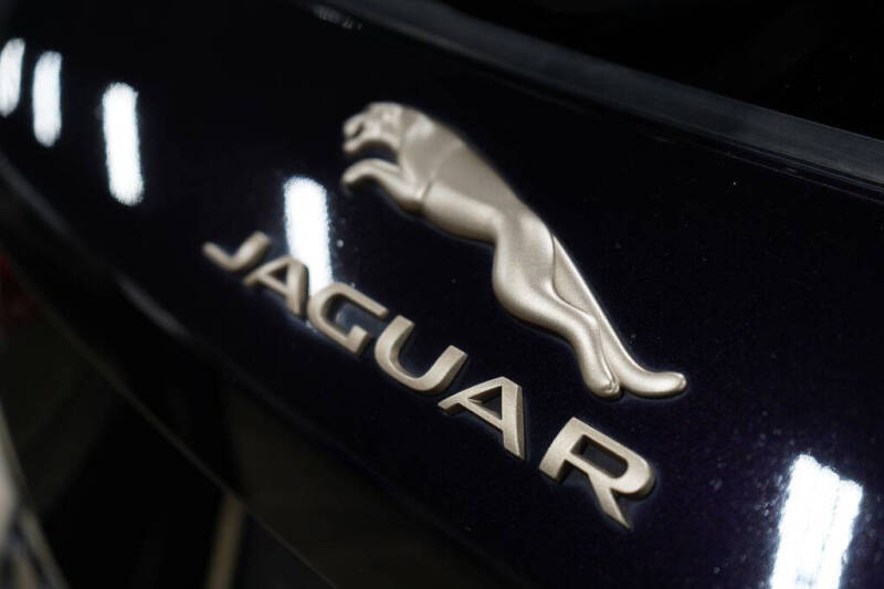 2023 Jaguar F-PACE SVR