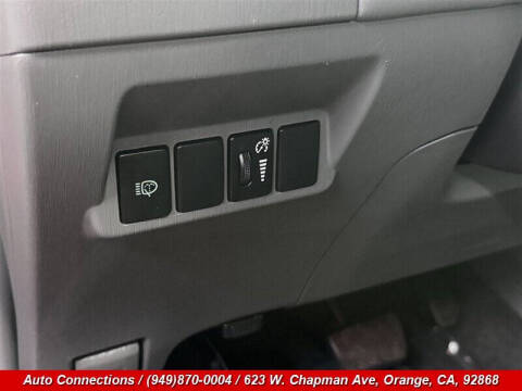 2014 Toyota Prius v Five