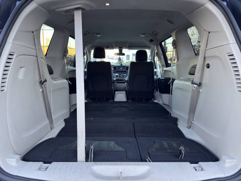 2018 Chrysler Pacifica LX