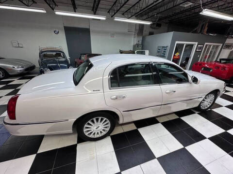 2003 Lincoln Town Car Executive