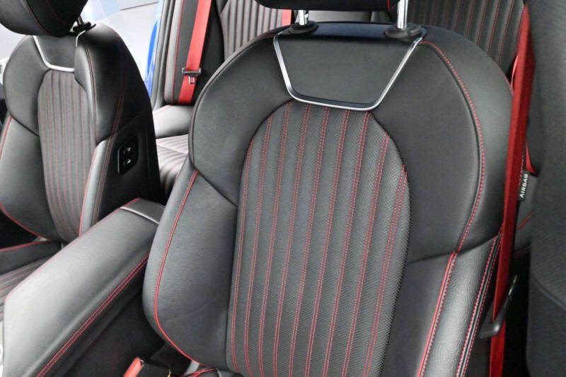 2023 Genesis G70