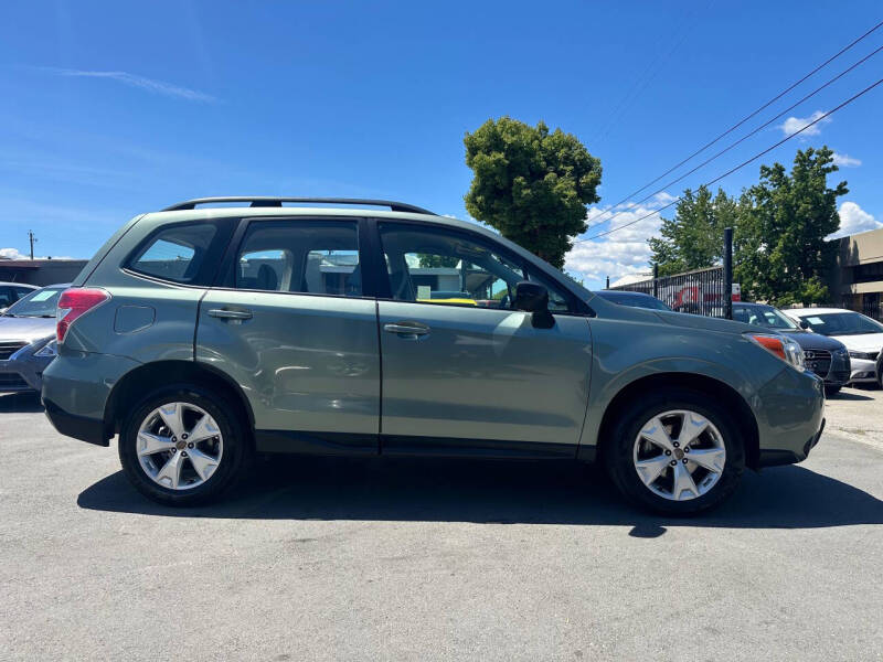 2016 Subaru Forester 2.5i