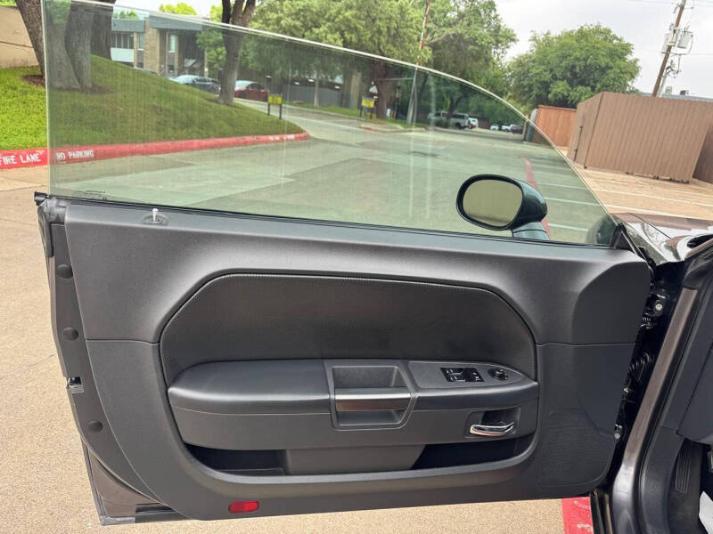 2014 Dodge Challenger SXT Plus