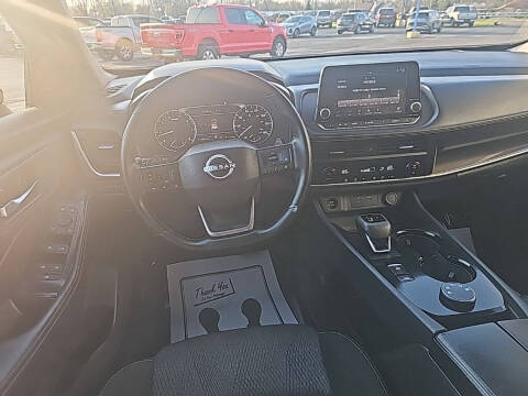 2025 Nissan Rogue SV