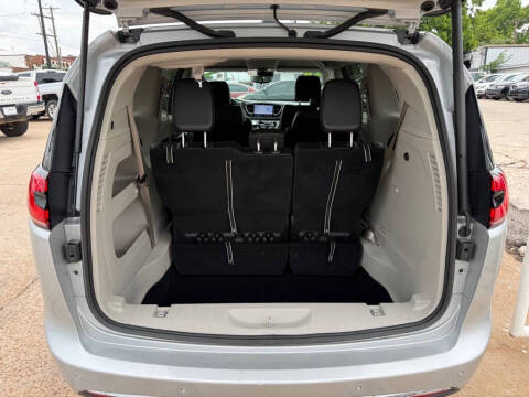 2024 Chrysler Pacifica Touring L